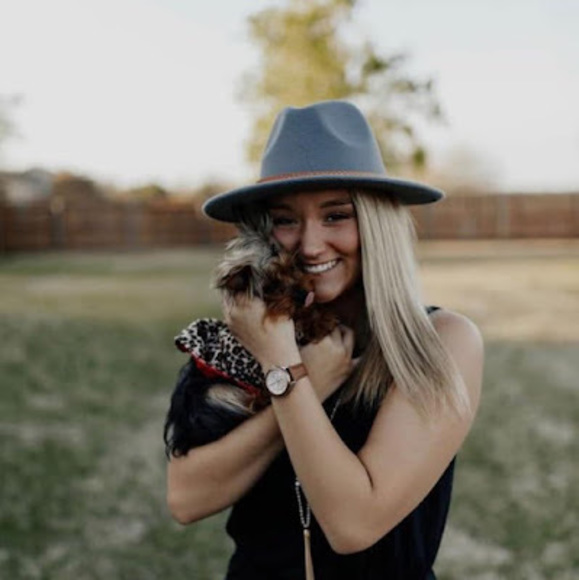 Meet your Posher, Kami - Picture 1 of 1